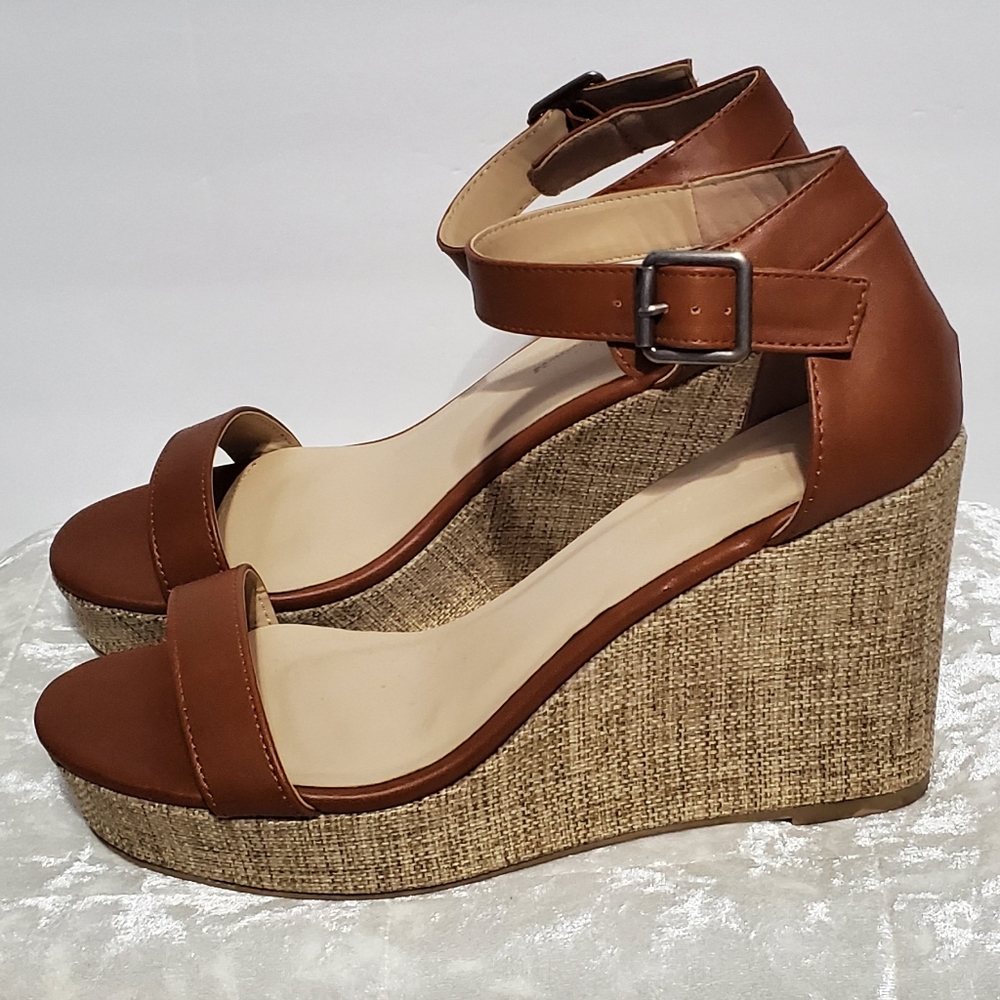 Wild Diva Lounge Tan/Brown Wedge Sandals